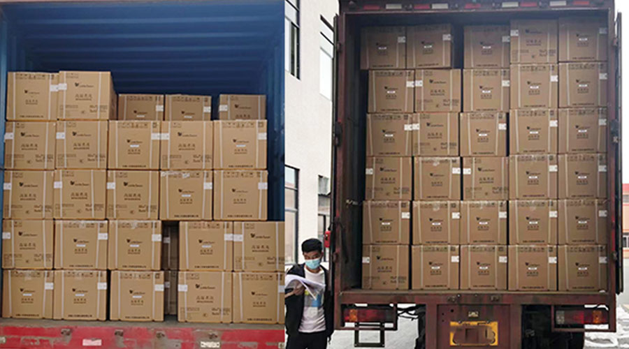 集裝箱裝柜進行時！金環(huán)電器客戶迷你洗衣機順利發(fā)貨！