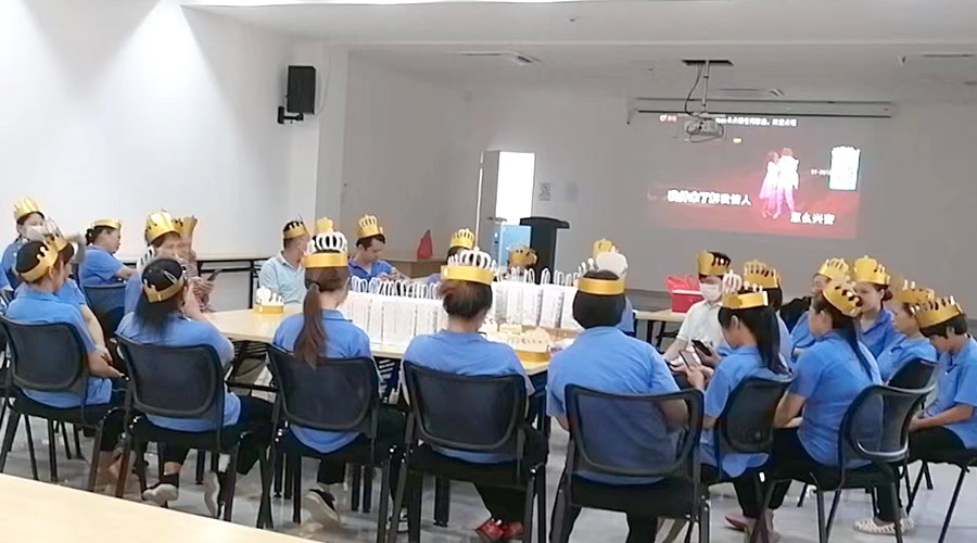 歡聚一堂 溫暖相伴！金環(huán)電器舉辦9月員工生日會(huì)